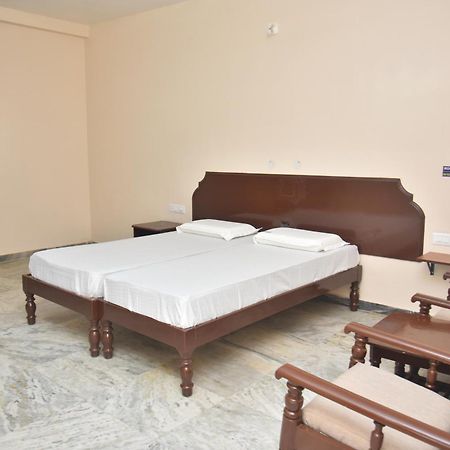 Arihanth Deluxe Lodge Шимога Экстерьер фото
